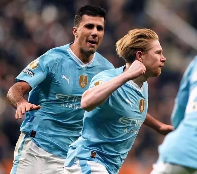 爱游戏体育-德布劳内重返赛场，险胜首场状态出色，皇家马德里观众沸腾！