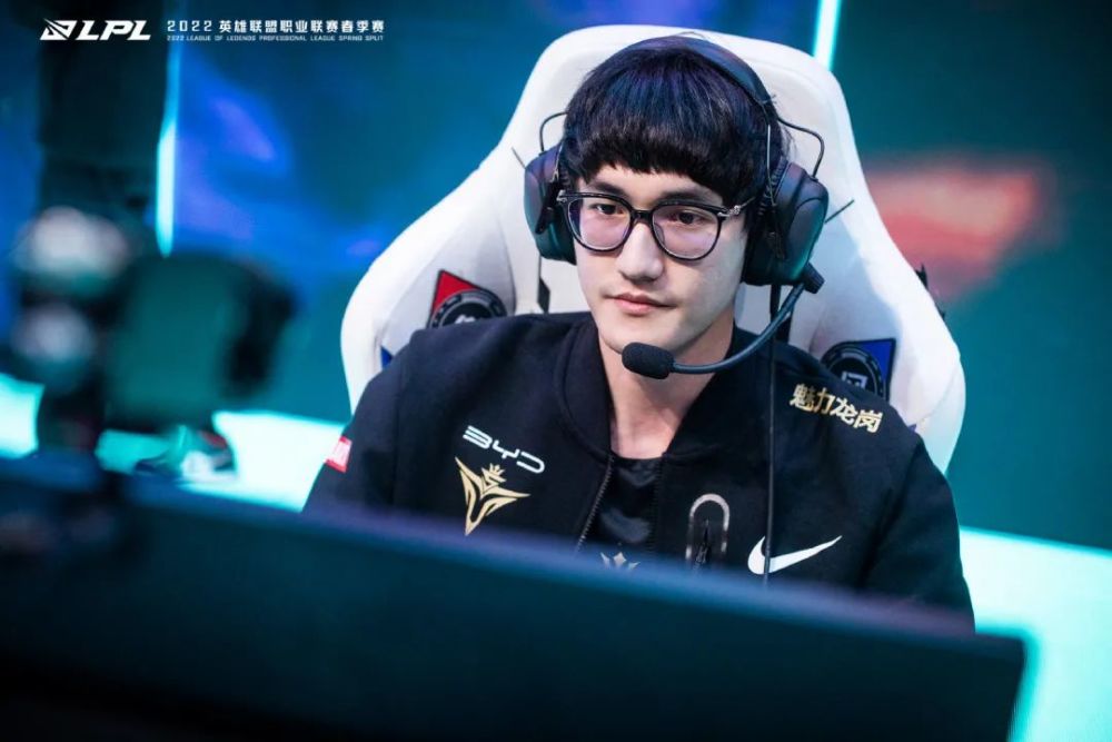 爱游戏-Rookie爆冷击败尤文图斯，势不可挡引爆全场！的简单介绍