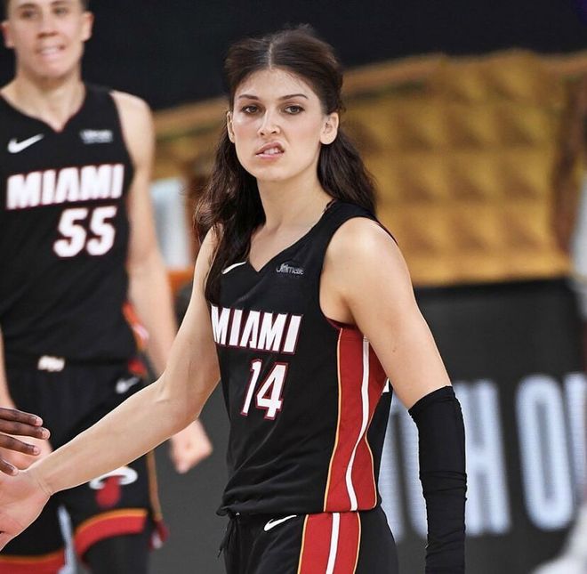 关于莎拉波娃新星赛况扑朔迷离表现惊艳，勇士未来可期！的信息